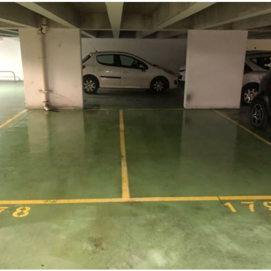 Annonces VITRY : Garage / Parking | PARIS (75011) | 12.00m2 | 110 € 