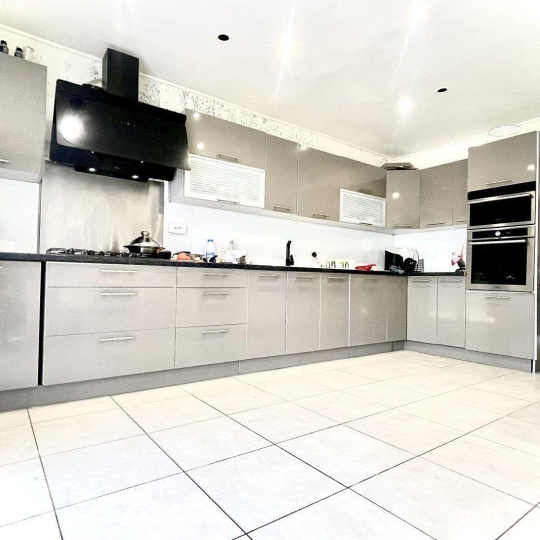  Annonces VITRY : Immeuble | GAGNY (93220) | 321 m2 | 0 &euro; 