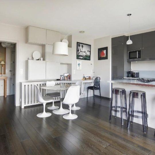  Annonces VITRY : Appartement | PARIS (75015) | 81 m2 | 1 360 000 &euro; 