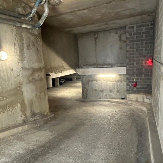  Annonces VITRY : Garage / Parking | PARIS (75015) | 12 m2 | 120 &euro; 