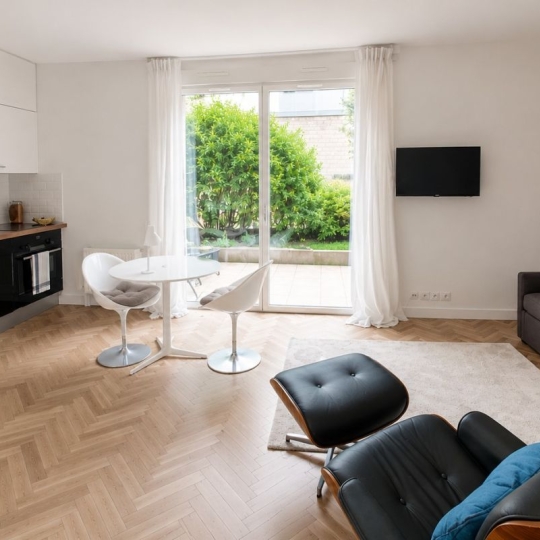  Annonces VITRY : Appartement | PARIS (75015) | 31 m2 | 350 000 &euro; 