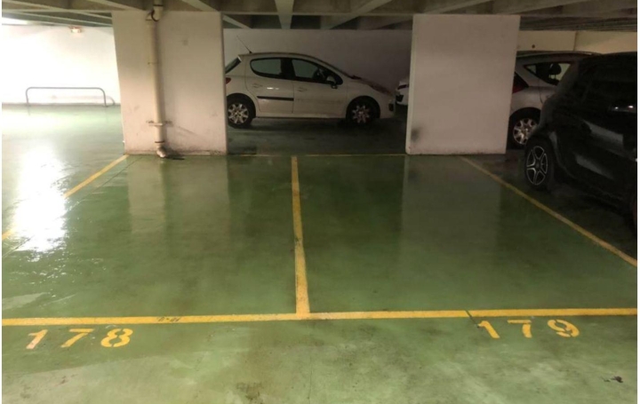  Annonces VITRY Garage / Parking | PARIS (75011) | 12 m2 | 20 000 € 